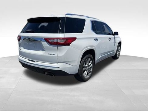 Used 2019 Chevrolet Traverse Premier w/ Driver Confidence II Package FWD image 7