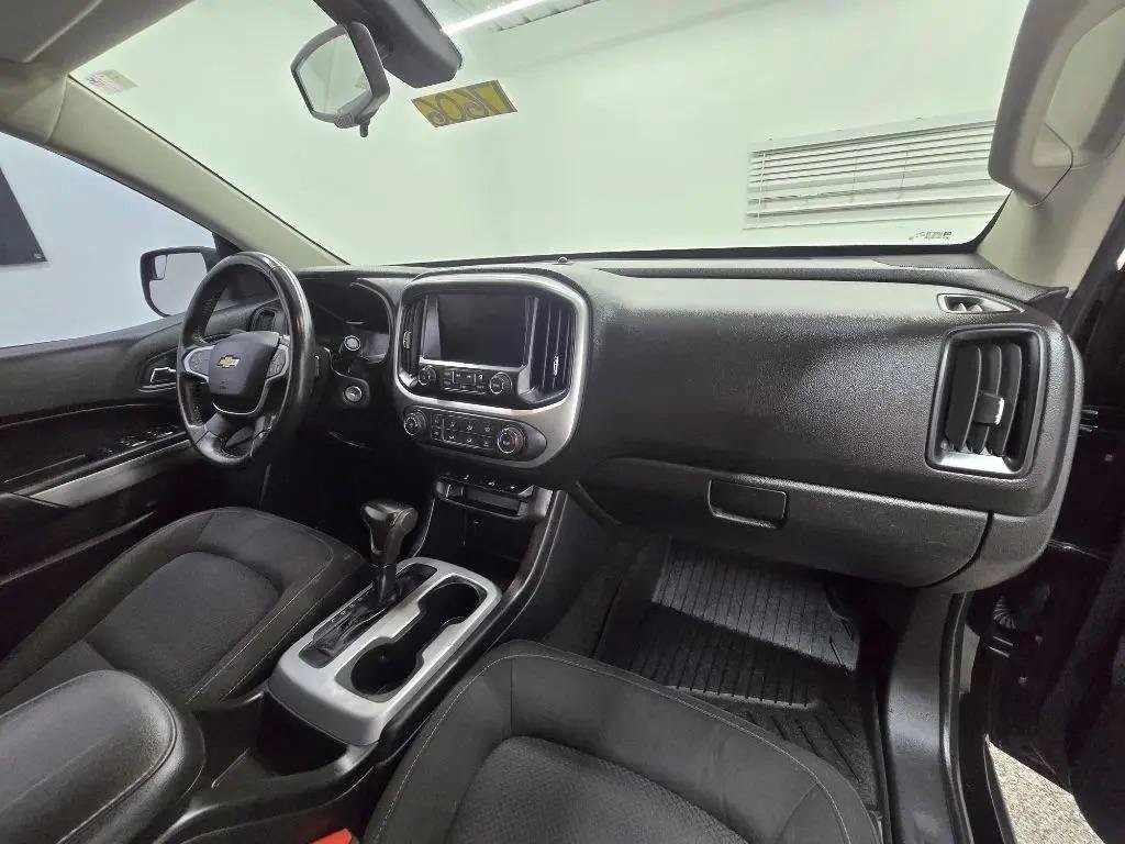 Used 2018 Chevrolet Colorado LT w/ LT Convenience Package RWD image 19