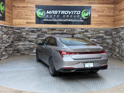 Used 2023 Hyundai Elantra SEL w/ Convenience Package FWD image 8