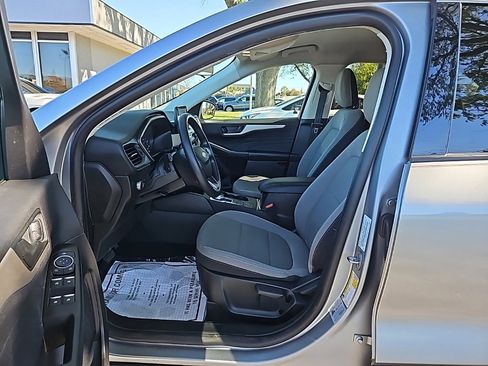 Used 2022 Ford Escape SE image 16