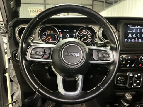 Used 2020 Jeep Wrangler Unlimited Sahara image 17