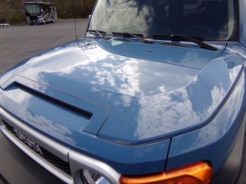 Used 2011 Toyota FJ Cruiser 4WD w/ Convenience Pkg image 11