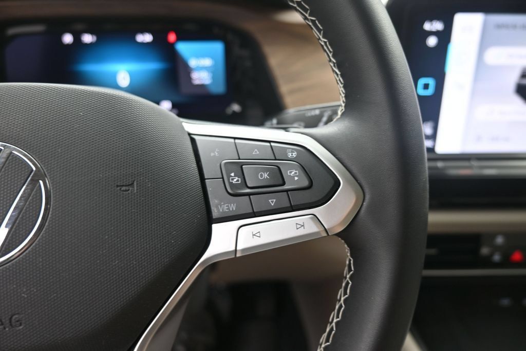 Used 2026 Volkswagen Atlas SE FWD image 14