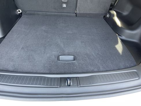 New 2025 Jeep Grand Cherokee Altitude image 13