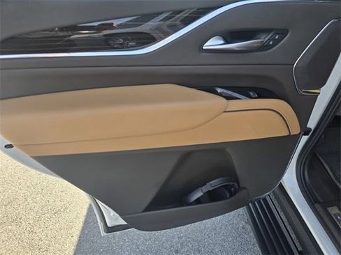 Used 2024 Cadillac Escalade Premium Luxury w/ Performance Package image 14