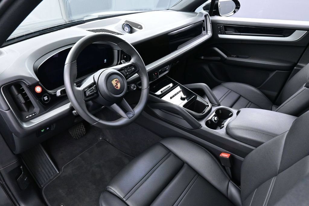 Certified 2025 Porsche Cayenne E-Hybrid Coupe AWD/4WD image 4