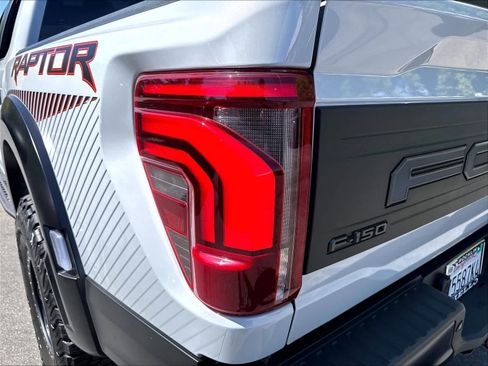 Used 2025 Ford F150 Raptor AWD/4WD image 32