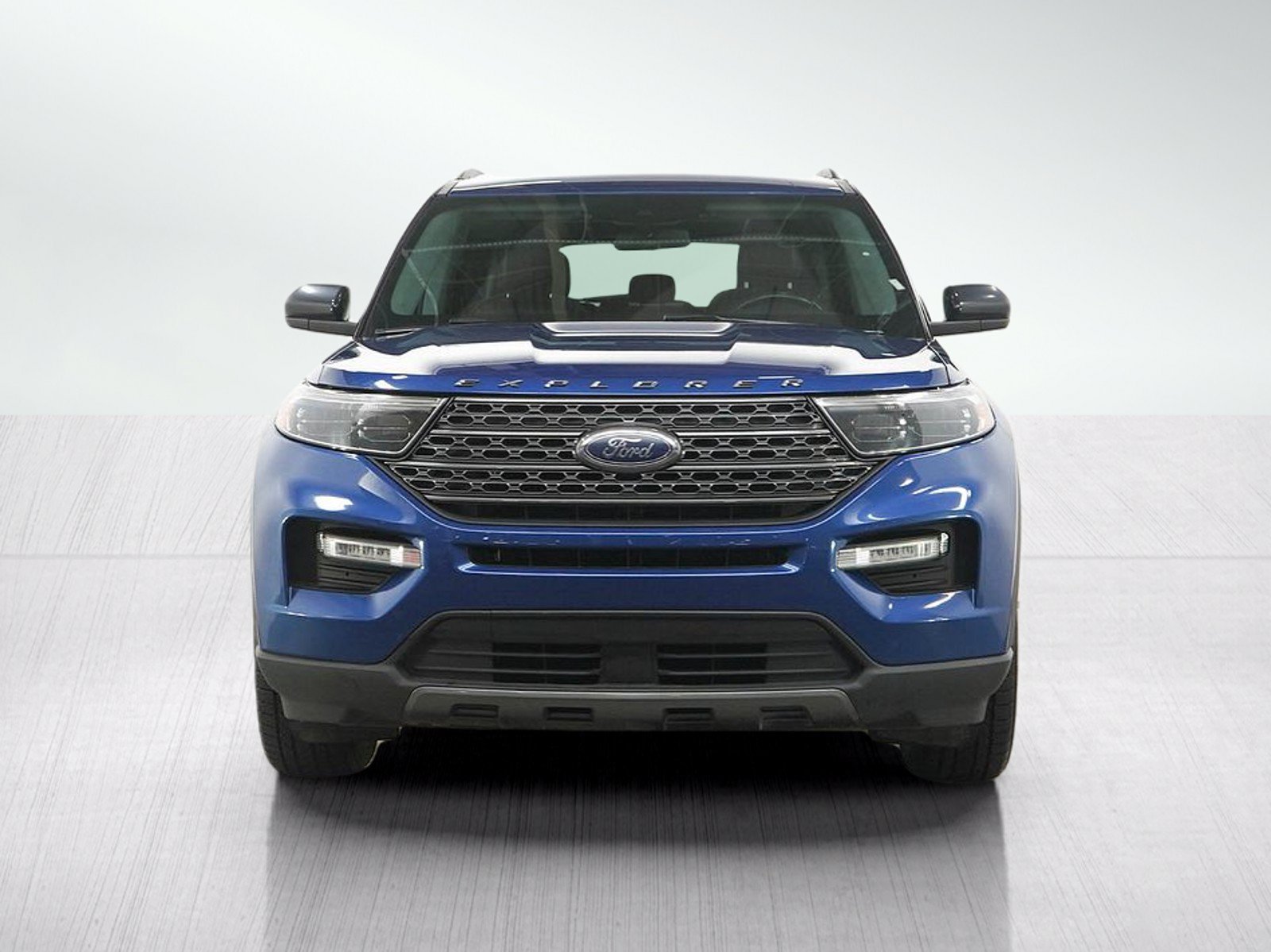 Used 2022 Ford Explorer XLT w/ XLT Sport Appearance Package AWD/4WD image 8