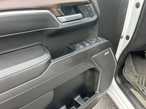 Used 2022 Chevrolet Silverado 1500 LT Trail Boss w/ Convenience Package II AWD/4WD image 8