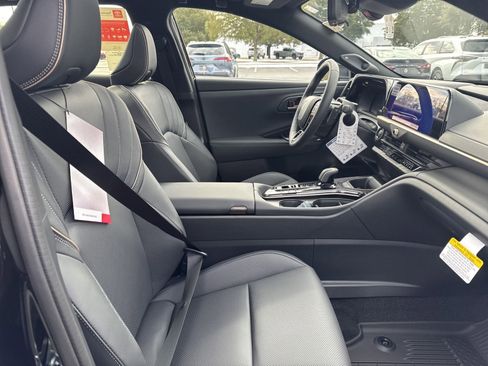 New 2025 Toyota Crown Signia w/ Advanced Technology Package image 34