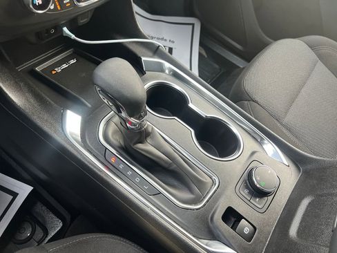 Used 2023 Chevrolet Traverse LT image 18