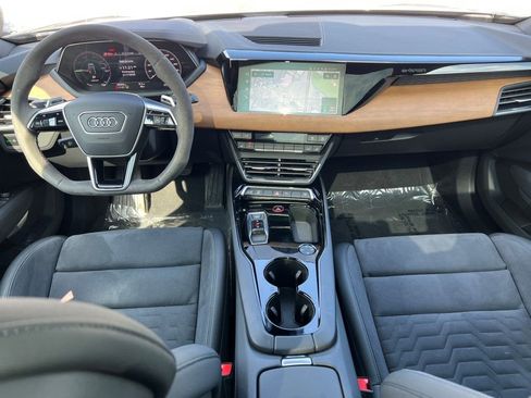 Certified 2023 Audi e-tron GT Premium Plus image 2