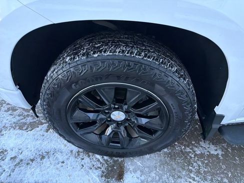 Used 2023 Chevrolet Silverado 1500 Custom image 30