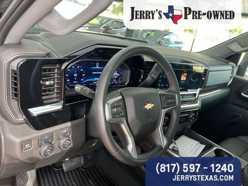 Used 2024 Chevrolet Silverado 3500 LT w/ Convenience Package AWD/4WD image 8