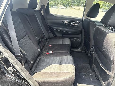 Used 2019 Nissan Rogue SV w/ Premium Package FWD image 14