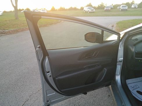 Used 2025 Toyota Prius LE image 13