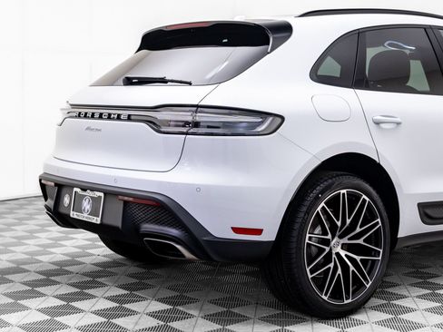 Used 2026 Porsche Macan AWD/4WD image 38