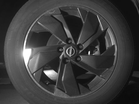 Used 2025 Nissan Rogue SV AWD/4WD image 13