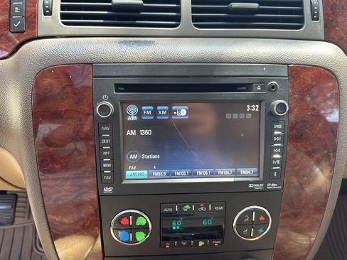 Used 2014 Chevrolet Suburban LTZ AWD/4WD image 41
