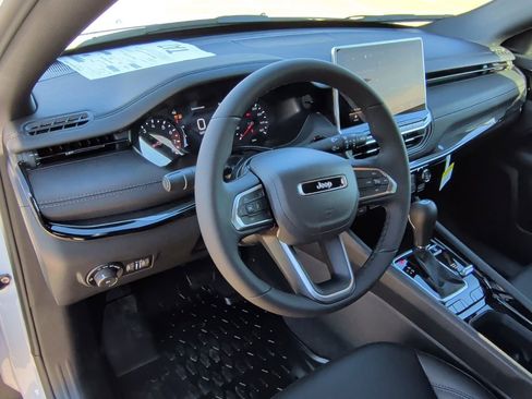 New 2026 Jeep Compass Altitude image 14