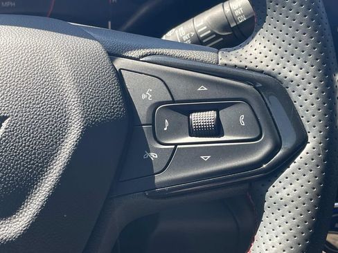 Used 2026 Chevrolet Trax RS w/ Sunroof Package FWD image 27