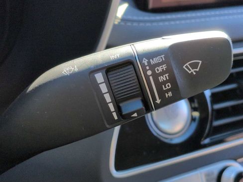 Used 2023 Genesis G70 2.0T image 26