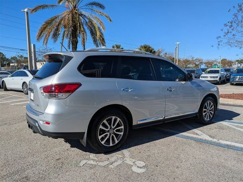 Used 2015 Nissan Pathfinder SL w/ SL Tech Package image 6