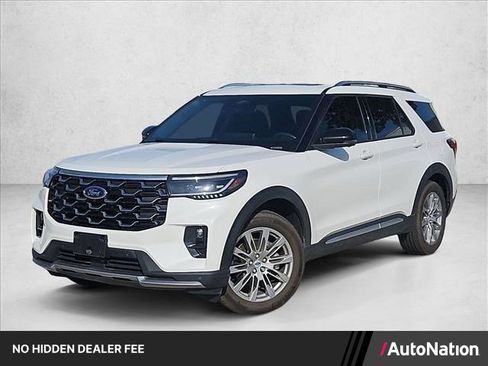 Used 2025 Ford Explorer Platinum RWD image 1