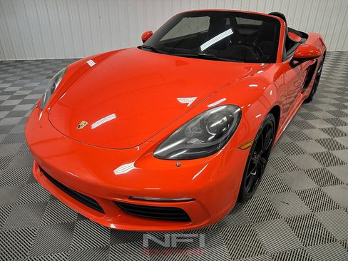 Used 2017 Porsche 718 Boxster image 5