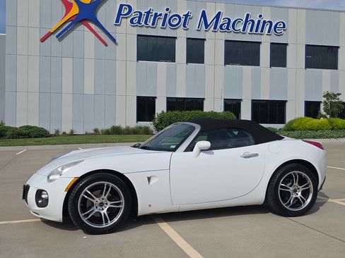Used 2007 Pontiac Solstice GXP w/ Premium Package RWD image 1