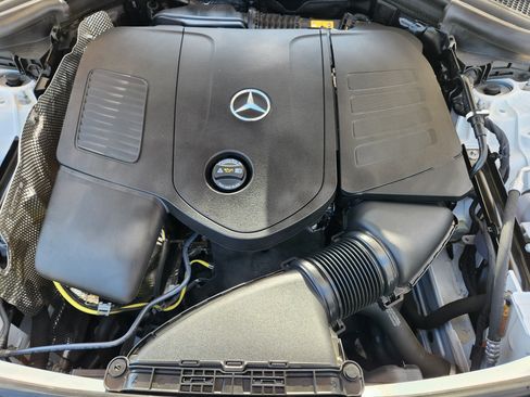 Used 2024 Mercedes-Benz GLC 300 4MATIC image 22