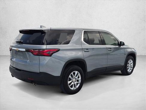 Used 2023 Chevrolet Traverse LS FWD image 5