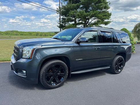 Used 2019 GMC Yukon SLT w/ Graphite Performance Edition AWD/4WD image 2
