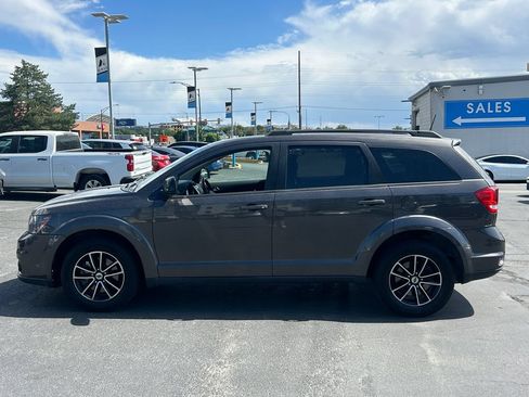 Used 2018 Dodge Journey SXT w/ Connectivity Group FWD image 7
