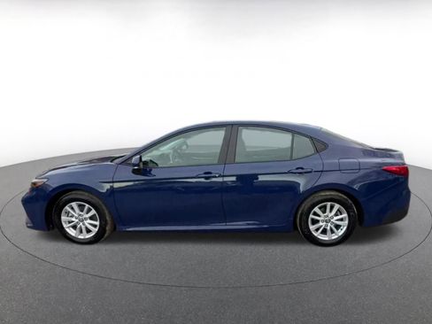 Used 2025 Toyota Camry LE image 9