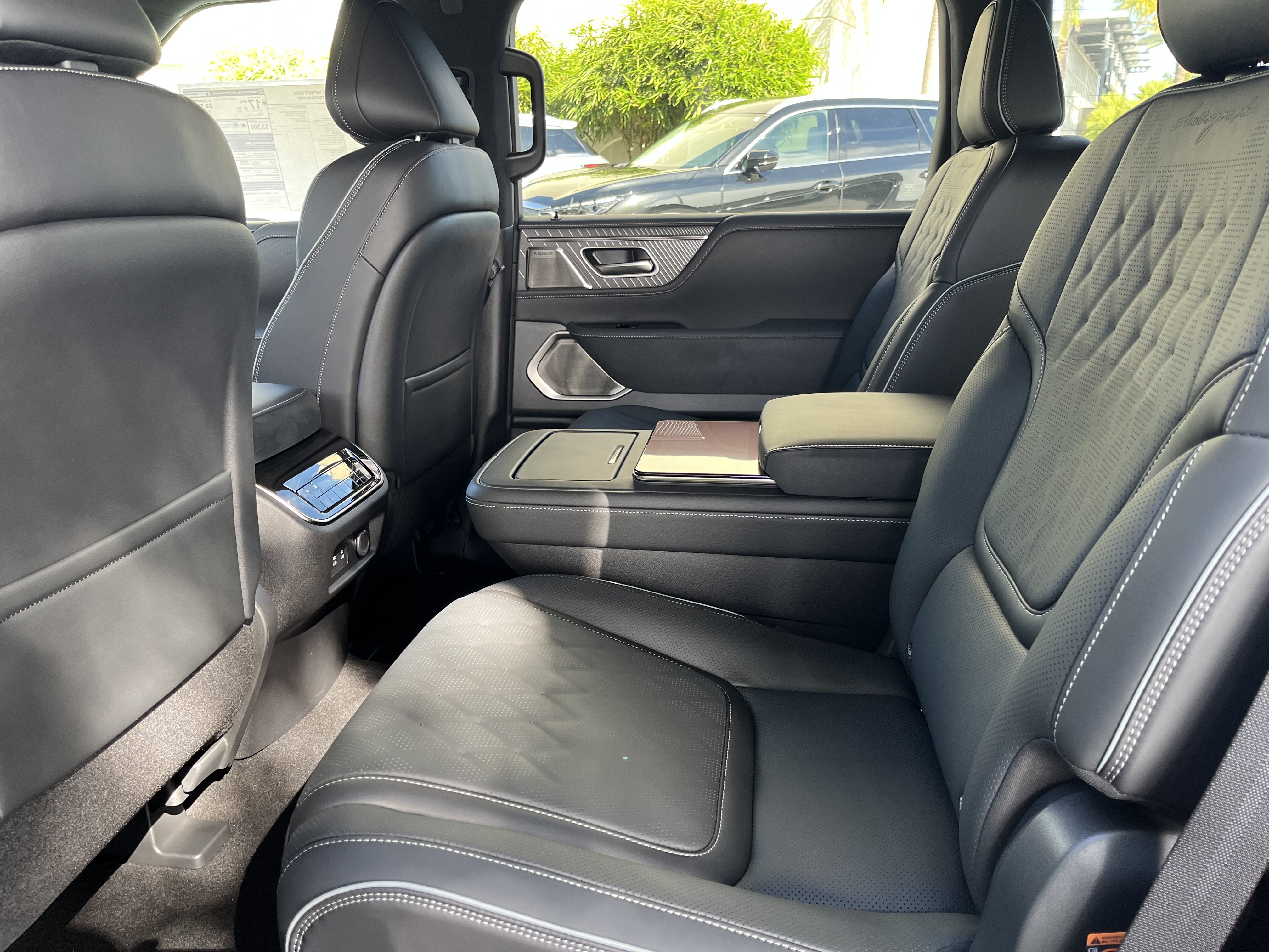 New 2027 INFINITI QX80 Autograph w/ Premium Cargo Package AWD/4WD image 13