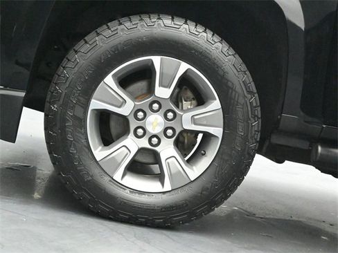 Used 2017 Chevrolet Colorado Z71 image 35