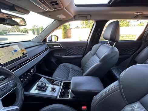 Used 2023 Mitsubishi Outlander SEL AWD/4WD image 23