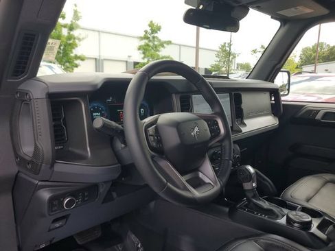 Used 2025 Ford Bronco Badlands AWD/4WD image 23