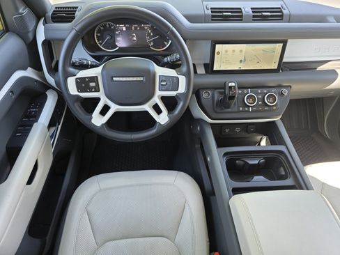 Used 2023 Land Rover Defender 110 SE AWD/4WD image 4