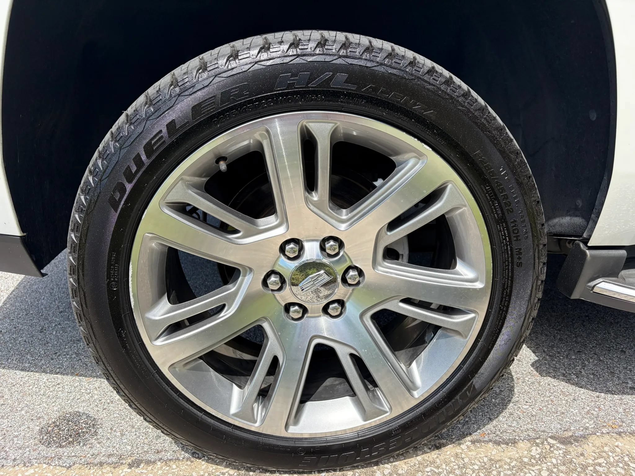 Used 2016 Cadillac Escalade Luxury RWD image 13