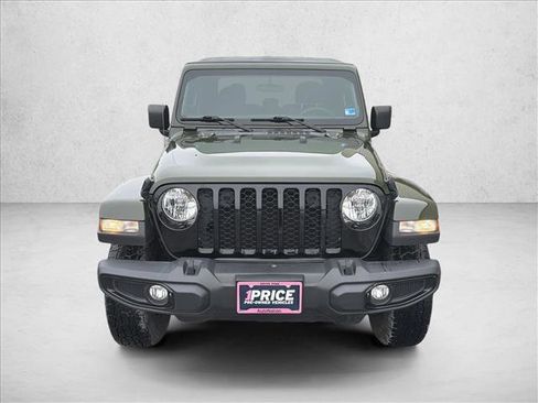 Used 2023 Jeep Gladiator Willys image 2