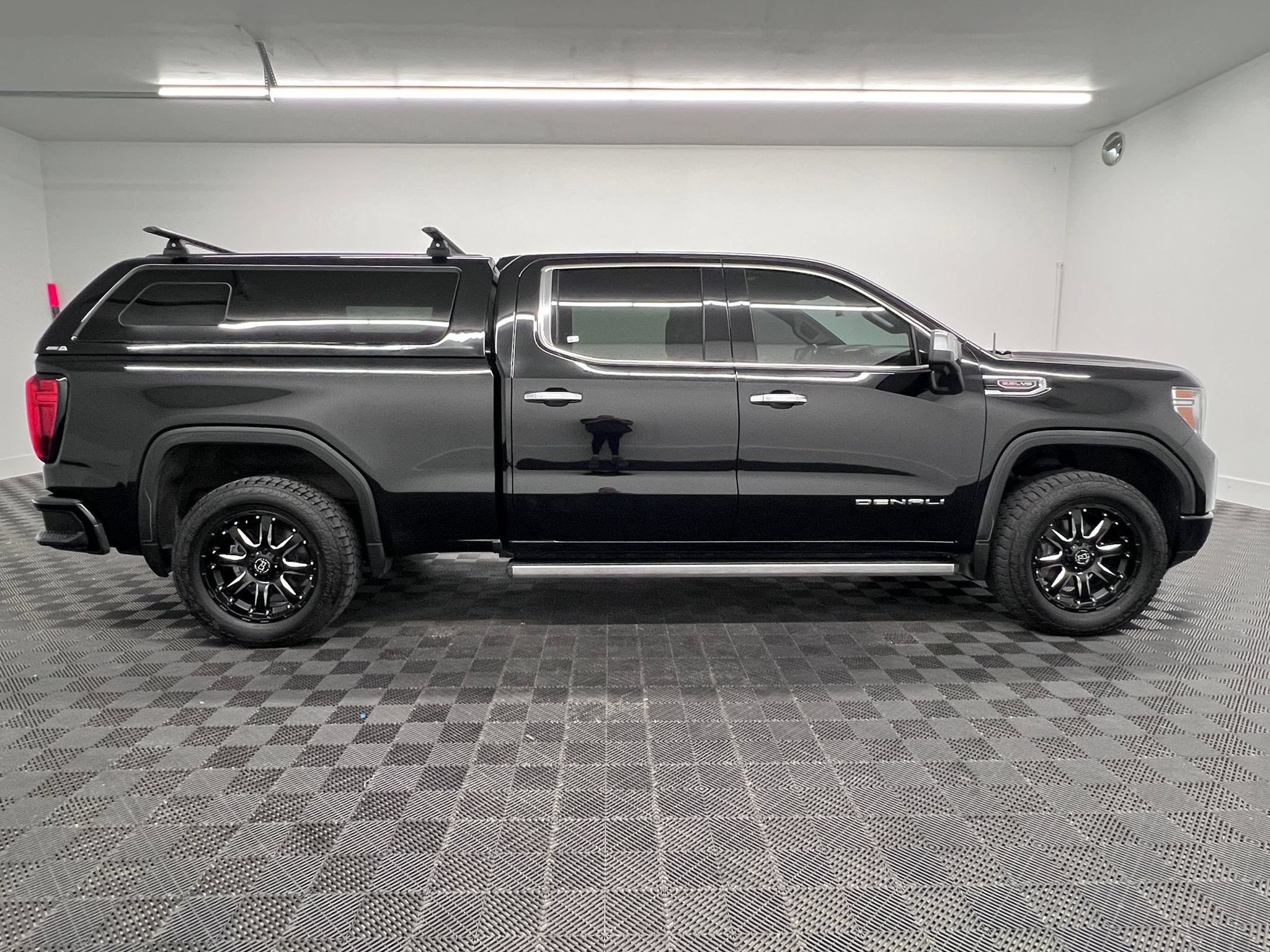 Used 2019 GMC Sierra 1500 Denali w/ Denali Ultimate Package AWD/4WD image 7