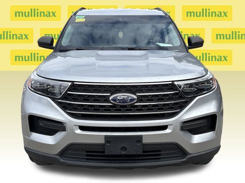 Used 2022 Ford Explorer XLT image 14
