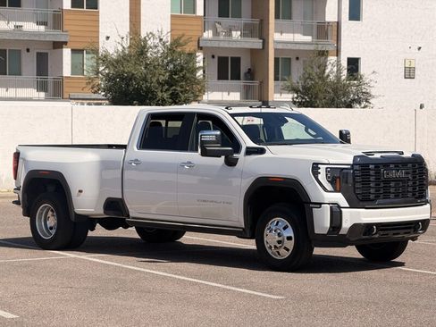 Used 2024 GMC Sierra 3500 Denali Ultimate AWD/4WD image 2