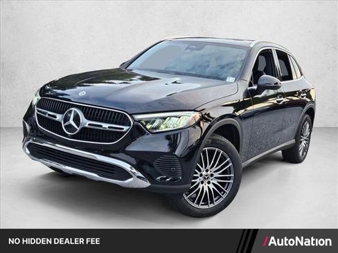 Used 2025 Mercedes-Benz GLC 300 image 1