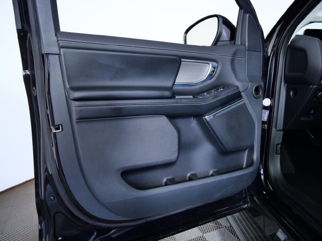 Used 2025 Ford Expedition Max Platinum AWD/4WD image 17