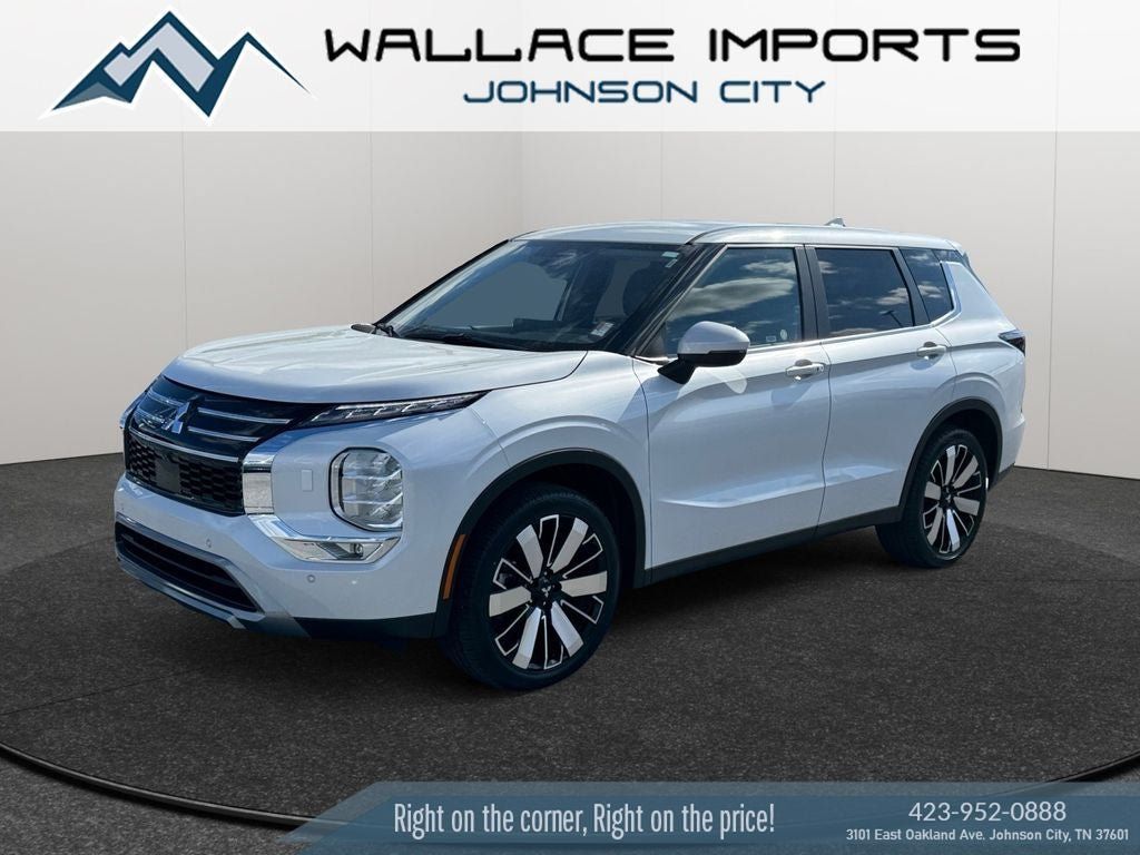 Used 2025 Mitsubishi Outlander AWD image 2