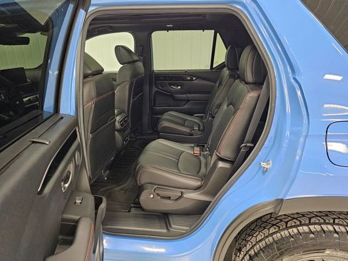 Certified 2025 Honda Pilot TrailSport image 13