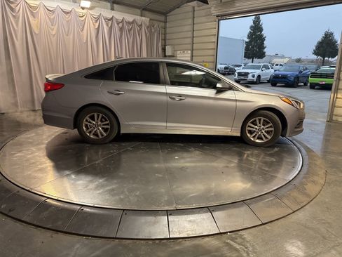 Used 2017 Hyundai Sonata SE image 4
